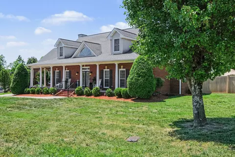 2009 Brunswick Dr, Lebanon, TN 37087