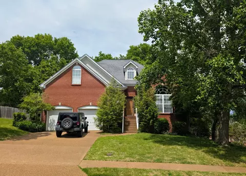 161 Mansker Park Dr, Hendersonville, TN 37075