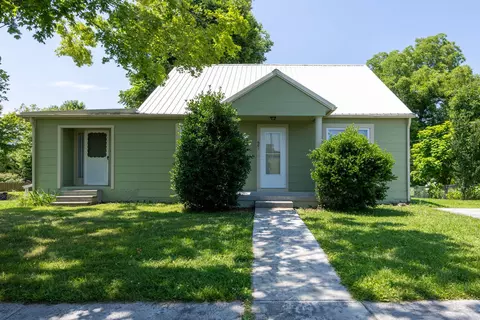 600601 6th St, Etowah, TN 37331