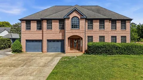 4926 Meadow Trace Ln, Hixson, TN 37343