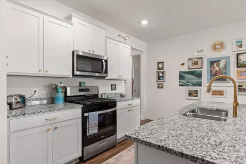 Kitchen - 5697 Prickly Loop, Ooltewah, TN 37363 photo 3 of 4