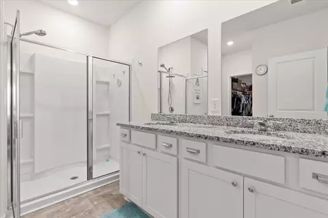 Bath - 5697 Prickly Loop, Ooltewah, TN 37363 photo 1 of 2
