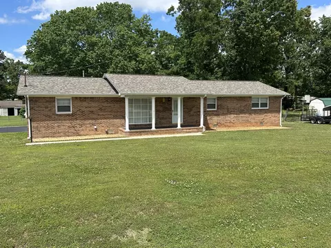 349 Woods Edge Rd, Winchester, TN 37398