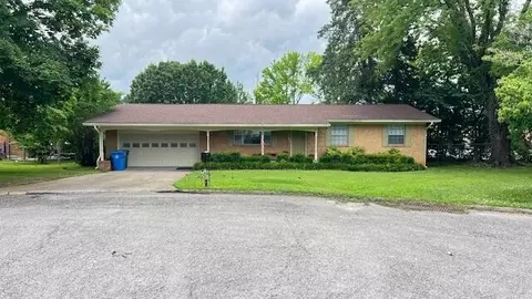 1625 Green Hill Dr, Hixson, TN 37343