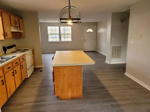 60 S Center St, Rossville, GA 30741