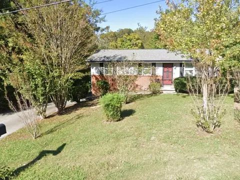 1211 Crest Dr SE, Cleveland, TN 37311