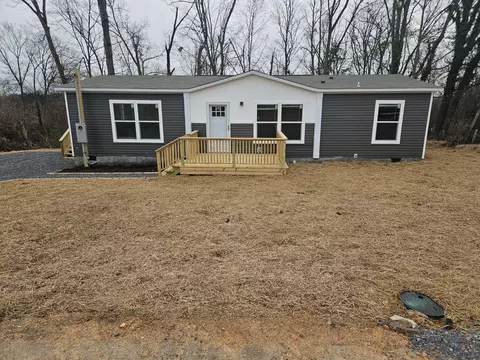 1028 10th St NE, Cleveland, TN 37311