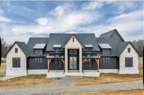 2388 Darks Mill Rd, Columbia, TN 38401