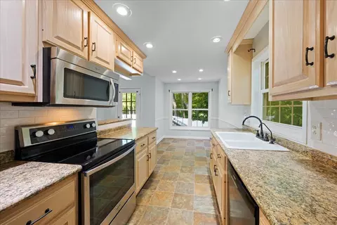 Kitchen - 113 Brookview Ct, Springfield, TN 37172 photo 3 of 4