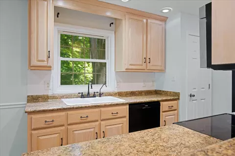 Kitchen - 113 Brookview Ct, Springfield, TN 37172 photo 2 of 4