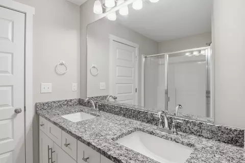 Bath - 1069 Wells Way, Spring Hill, TN 37174 photo 1 of 2