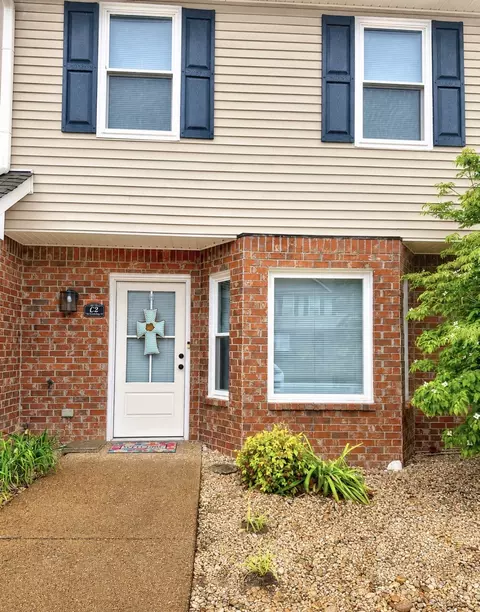 138 Cambridge Dr #C2, Gallatin, TN 37066