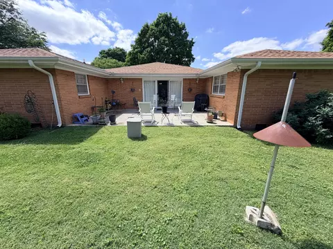 Exterior - 207 Mary Sharp Dr, Decherd, TN 37324 photo 3 of 4