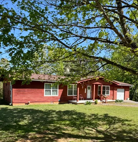 111 Franklin Dr, Benton, TN 37307