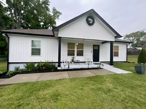 2718 Driftwood Dr, Springfield, TN 37172