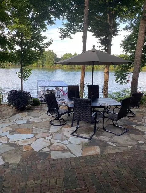 101 Canary Ln, Estill Springs, TN 37330