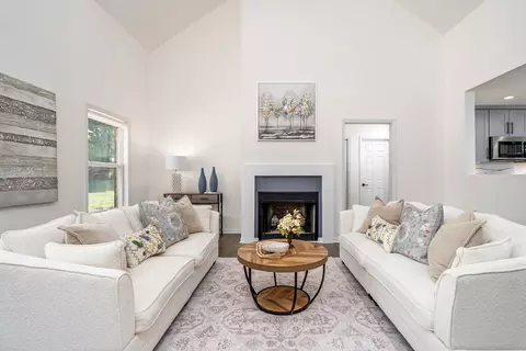1412 Iron Bridge Rd, Columbia, TN 38401