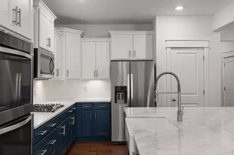Kitchen - 1226 Cotillion Dr, Murfreesboro, TN 37128 photo 2 of 3