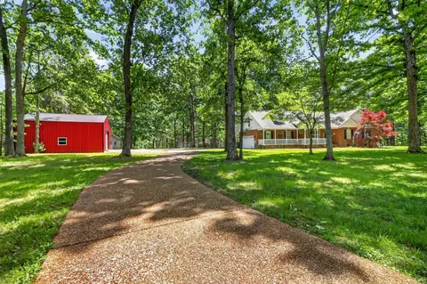 2502 Dobbins Pike, Portland, TN 37148