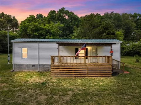 181 Medley Ln, Estill Springs, TN 37330