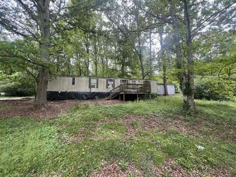 102 Avon Ln, Crossville, TN 38558