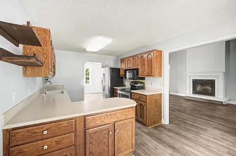 Kitchen - 308 Stonegate Dr, Franklin, TN 37064 photo 4 of 8
