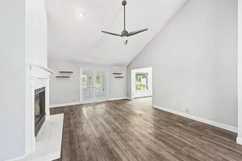 Living - 308 Stonegate Dr, Franklin, TN 37064 photo 2 of 12