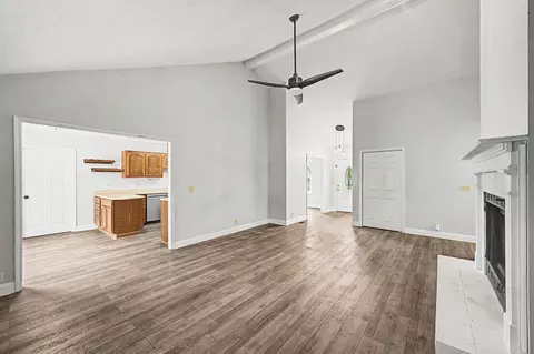 Living - 308 Stonegate Dr, Franklin, TN 37064 photo 3 of 12