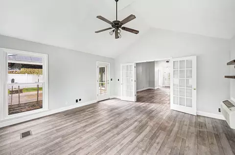 Living - 308 Stonegate Dr, Franklin, TN 37064 photo 7 of 12