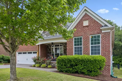 6013 Christmas Dr, Nolensville, TN 37135