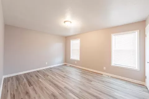 Living - 40 Carolane Dr, Jackson, TN 38305 photo 4 of 4