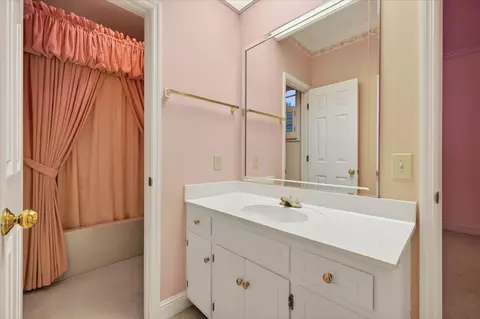 Bath - 216 Patrick Dr, Dover, TN 37058 photo 4 of 6