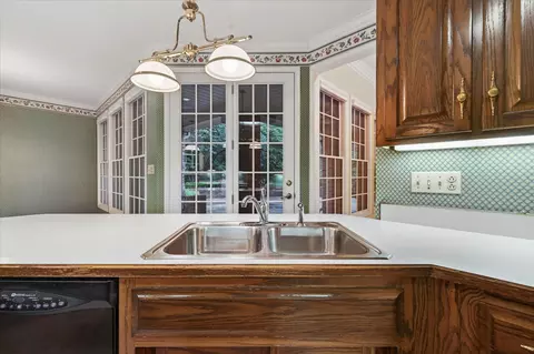 Kitchen - 216 Patrick Dr, Dover, TN 37058 photo 4 of 5
