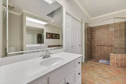 Bath - 216 Patrick Dr, Dover, TN 37058 photo 1 of 6