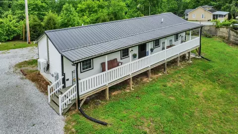 3467 Luther Ragan Rd, Palmyra, TN 37142
