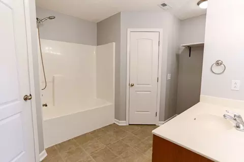 Bath - 4216 Birch Dr, Murfreesboro, TN 37129 photo 1 of 3