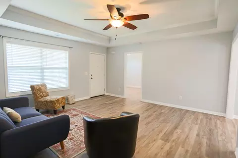 Living - 4216 Birch Dr, Murfreesboro, TN 37129 photo 2 of 2