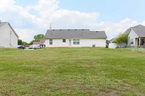 Exterior - 4216 Birch Dr, Murfreesboro, TN 37129 photo 7 of 8