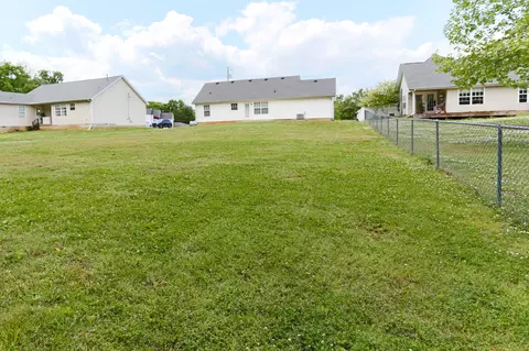 Exterior - 4216 Birch Dr, Murfreesboro, TN 37129 photo 6 of 8
