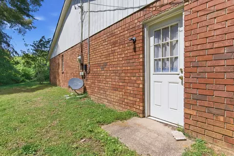 Exterior - 1440 E Cedar Ln, Madison, TN 37115 photo 5 of 7