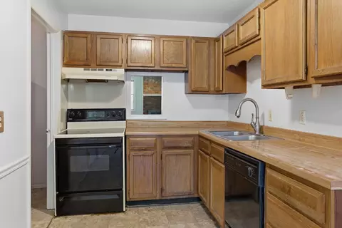 Kitchen - 1440 E Cedar Ln, Madison, TN 37115 photo 1 of 1