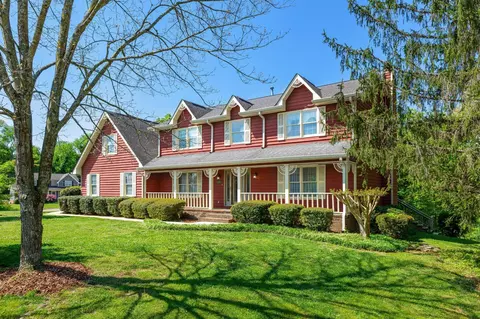 1905 Woods View Ct, Hixson, TN 37343