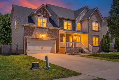 721 Cavalier Dr, Clarksville, TN 37040