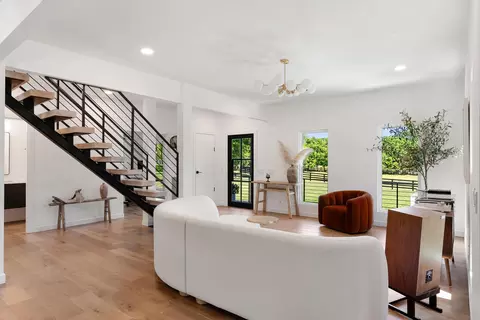 Living - 2031 Maple Ln, Franklin, TN 37067 photo 6 of 10