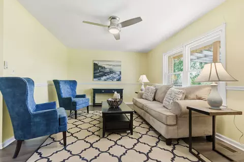 Living - 578 Murrell Rd, Dickson, TN 37055 photo 1 of 2