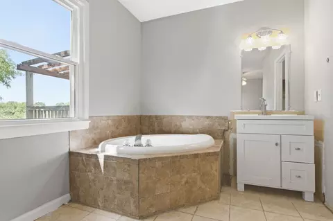 Bath - 578 Murrell Rd, Dickson, TN 37055 photo 1 of 4