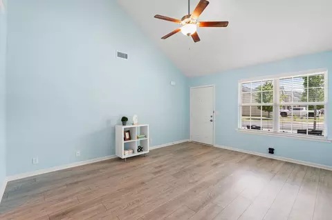Living - 2044 Alysheba Run, Murfreesboro, TN 37128 photo 8 of 8