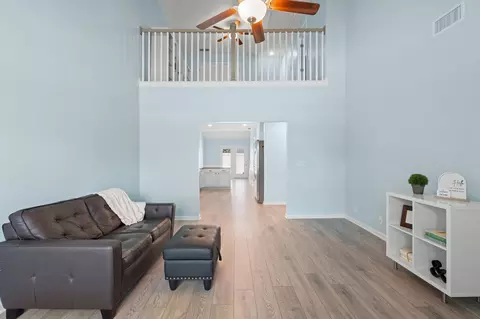Living - 2044 Alysheba Run, Murfreesboro, TN 37128 photo 3 of 8