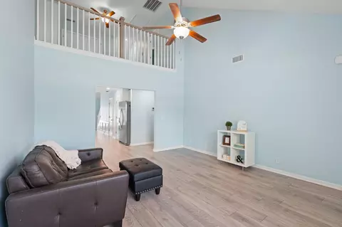 Living - 2044 Alysheba Run, Murfreesboro, TN 37128 photo 2 of 8