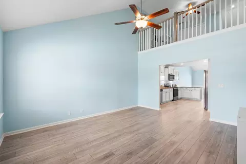 Living - 2044 Alysheba Run, Murfreesboro, TN 37128 photo 5 of 8